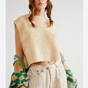 Free People Margot Cream Textured Boxy Crop Sweater Vest size Medium